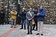 I bambini cantano l'inno nazionale