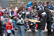 I bambini cantano l'inno nazionale